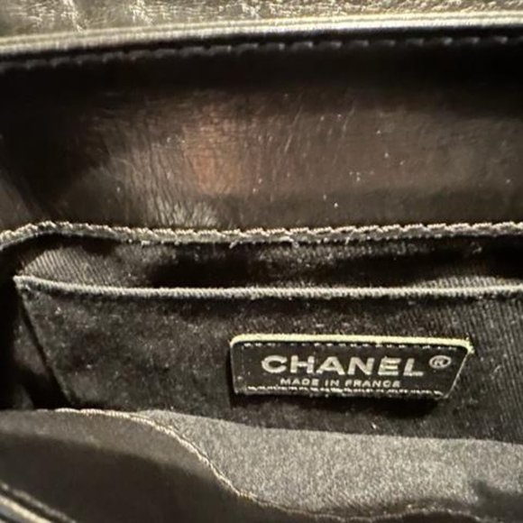 Gorgeous Chanel Black Flap Bag w/silver EUC - Picture 6 of 12